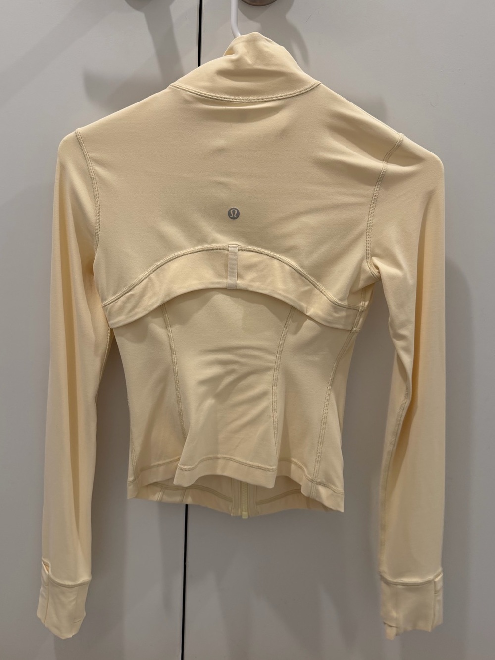 lululemon Define Cropped Jacket Buttercream Size 2 NWOT - Picture 2 of 3